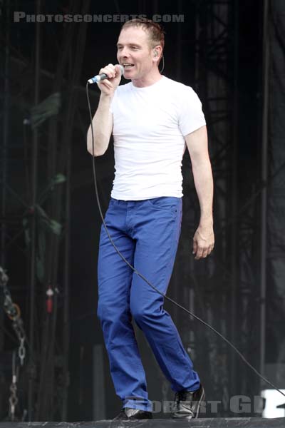 BELLE AND SEBASTIAN - 2013-08-23 - SAINT CLOUD - Domaine National - Grande Scene - 